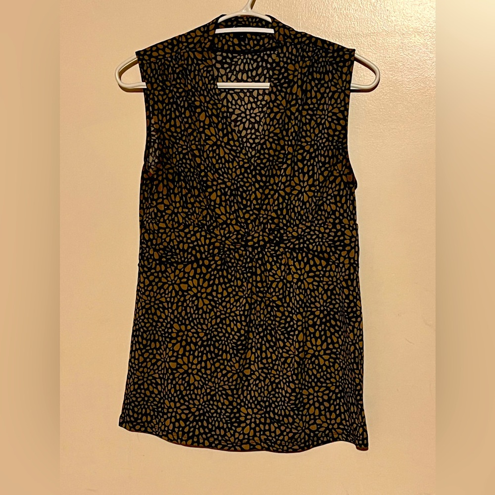 Small short sleeve patterned blouse